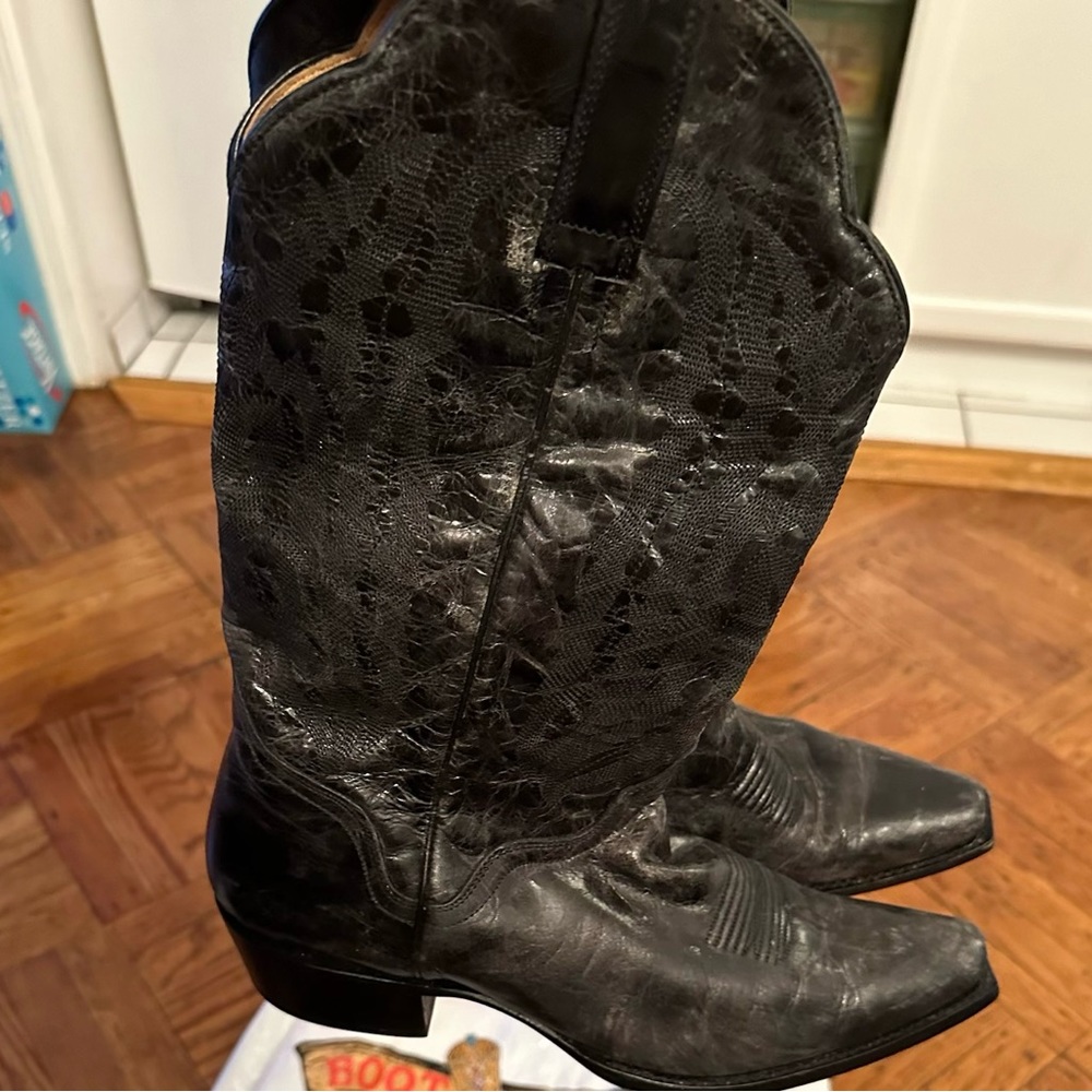 Great black cowboy boots